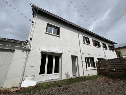 Maison à vendre 184 000 € 7 pièces 5 chambres 139 m² 266 m² de terrain Saint-Aigulin 17360