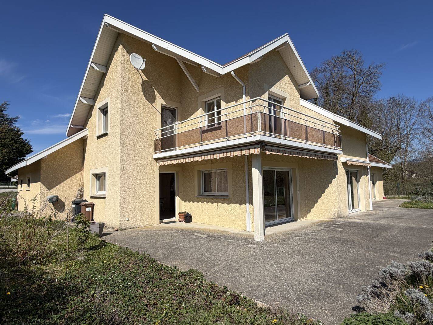 Maison à vendre, 240m², SAINT GEOIRE EN VALDAINE