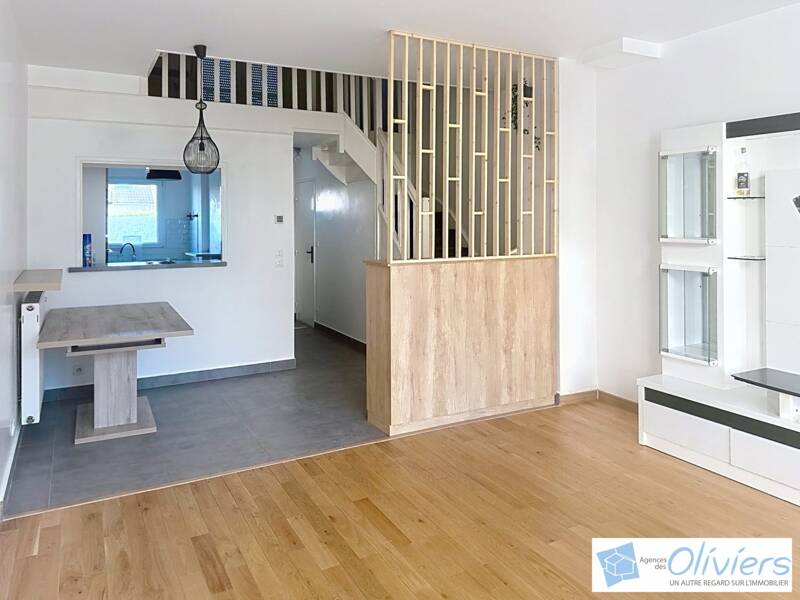 Maison à louer, 107m², VOISINS LE BRETONNEUX