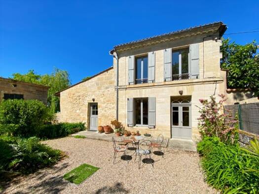 Demeure en viager Bouquet 205 760 € 10 pièces 6 chambres 249 m² 1 890 m² de terrain Ambès 33810
