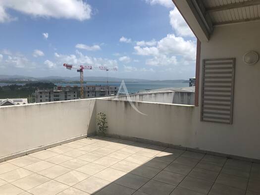 Duplex à vendre 310 000 € 5 pièces 4 chambres 110 m² Étage 5/5 Fort-de-France 97200