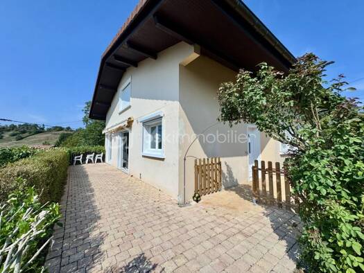 Maison à vendre 749 000 € 8 pièces 5 chambres 149,93 m² 1 202 m² de terrain Nord Est Saint-Julien-en-Genevois 74160