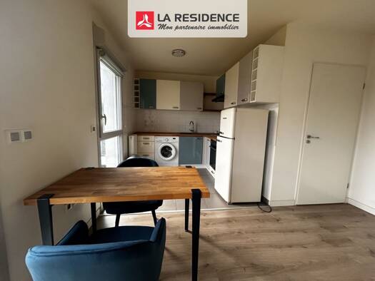 Appartement à louer 850 € 1 pièce 33,7 m² Étage 1/5 Frances-Copistes Montigny-lès-Cormeilles 95370