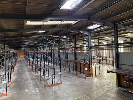 Local commercial à louer 225 500 € 4 100 m² de surface de vente Ouest Monteux 84170