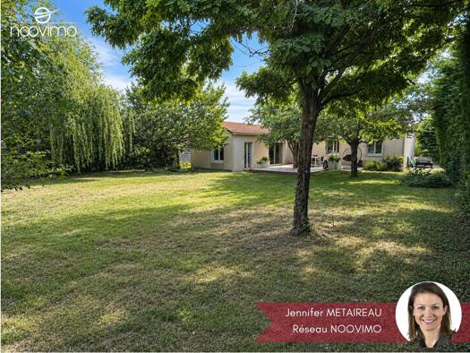 Maison de plain-pied à vendre 419 900 € 5 pièces 4 chambres 138 m² 1 106 m² de terrain La Haie-Fouassière 44690