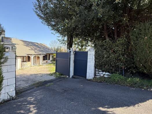 Maison de plain-pied à vendre 465 000 € 5 pièces 3 chambres 103,97 m² 902 m² de terrain Lugrin 74500
