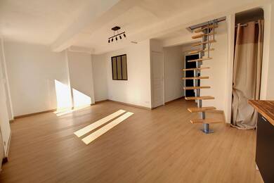 Duplex à louer 760 € 4 pièces 3 chambres 57 m² Dernier étage, Étage 3/3 Salernes 83690