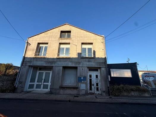 Immeuble à vendre 254 880 € 396 m² Nord Soyaux 16800