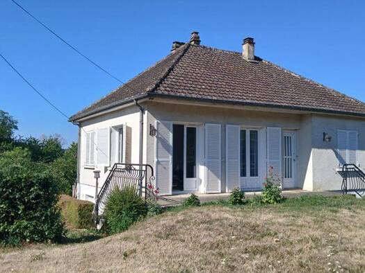 Maison de plain-pied à vendre 96 624 € 3 pièces 2 chambres 68 m² 3 531 m² de terrain Saint-Laurent-sur-Gorre 87310