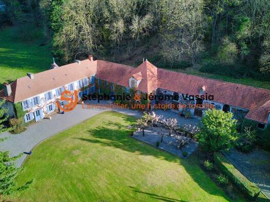 Maison à vendre 798 000 € 13 pièces 8 chambres 407 m² 39 406 m² de terrain Chaum 31440