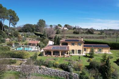 Villa à vendre 945 000 € 6 pièces 4 chambres 195 m² 7 100 m² de terrain Cotignac 83570