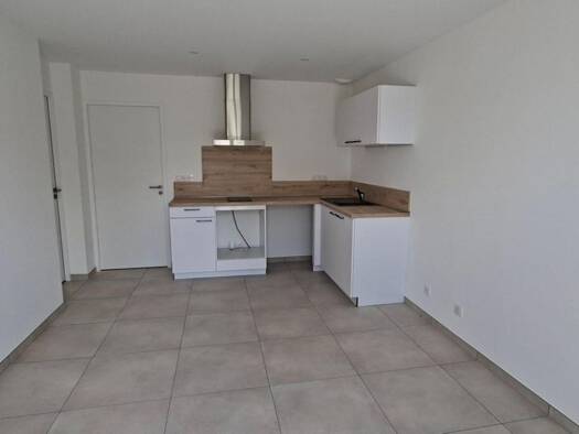 Appartement à louer 700 € 2 pièces 1 chambre 36 m² RDC Gorges 44190