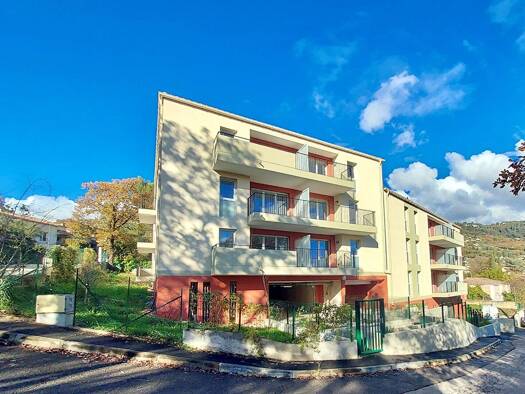 Appartement à louer - Première occupation 961 € 3 pièces 2 chambres 62 m² Étage 3/3 Nord Peymeinade 06530