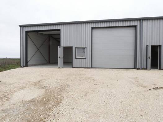 Entrepôt à louer 800 € 101 m² d'espace de stockage Vienne-en-Val 45510