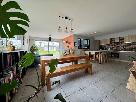 Maison à vendre 399 000 € 7 pièces 5 chambres 146 m² 420 m² de terrain Écouflant 49000