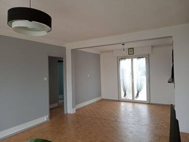 Appartement à louer 590 € 3 pièces 2 chambres 73,4 m² Dernier étage, Étage 4/4 Argenté-Nonères Mont-de-Marsan 40000