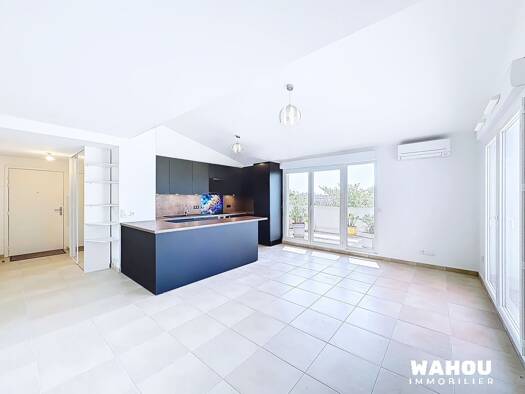 Appartement à vendre 520 000 € 4 pièces 3 chambres 100 m² Étage 4/4 La Bocca Cannes 06150