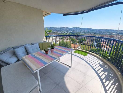 Appartement à vendre 375 000 € 3 pièces 2 chambres 70 m² Étage 1/4 Les Rascas-Les Pugets Saint-Laurent-du-Var 06700