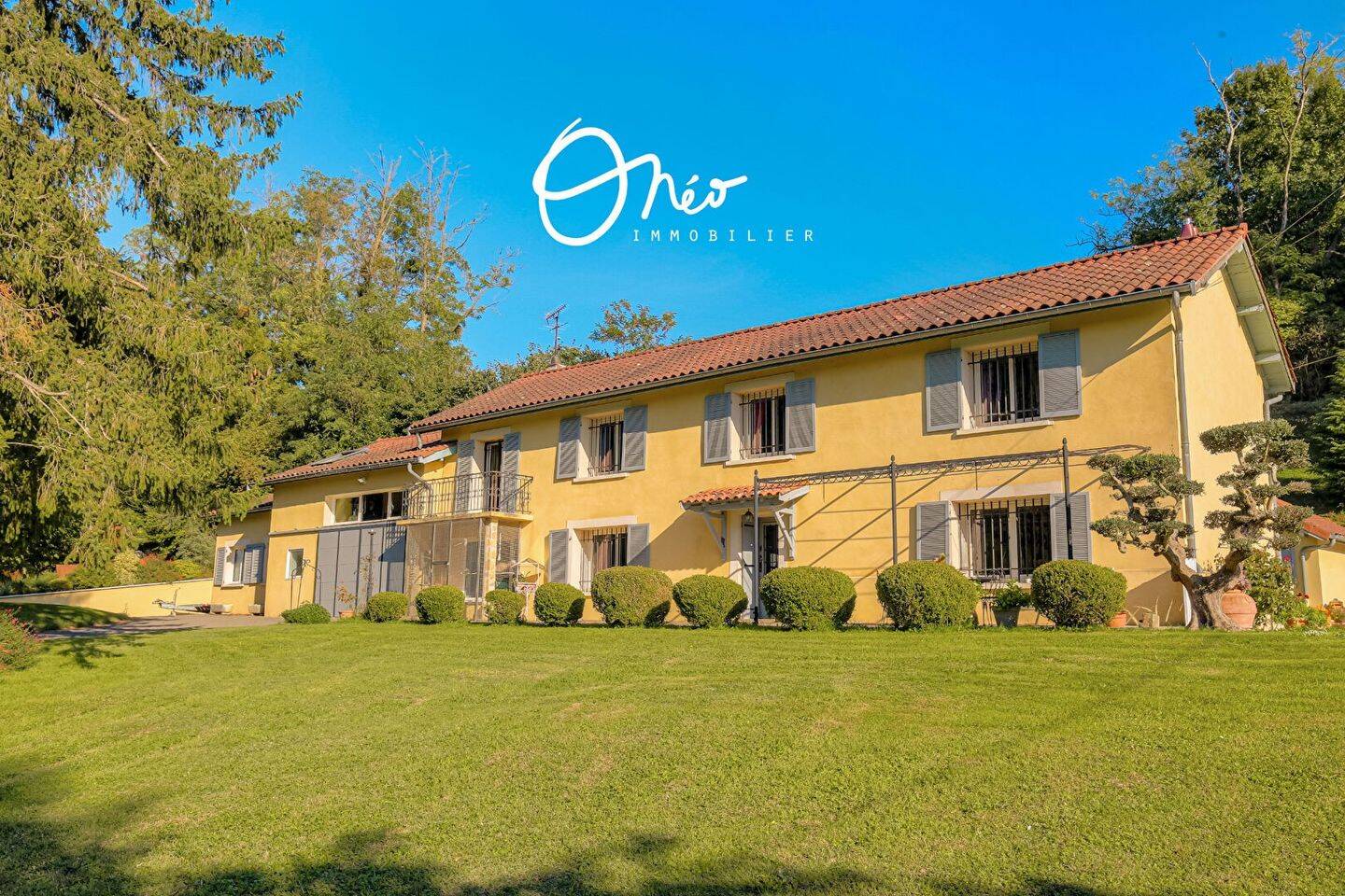 Maison à vendre, 225m², SAINT PIERRE DE CHANDIEU