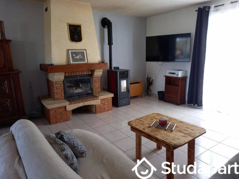 Maison à louer, 125m², COURCY AUX LOGES