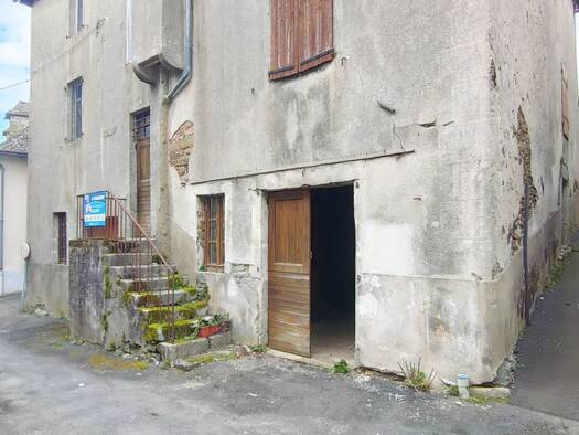 Maison à vendre 36 000 € 5 pièces 4 chambres 200 m² Montsalvy 15120