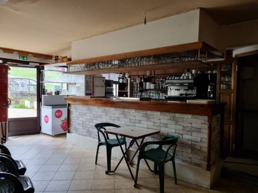 Crêperie à vendre Fonds de commerce 299 000 € 72 m² d'espace de restauration Dévoluy 05250