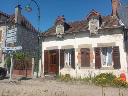 Maison à vendre 62 000 € 5 pièces 3 chambres 150 m² 2 250 m² de terrain St Ennemond 03400