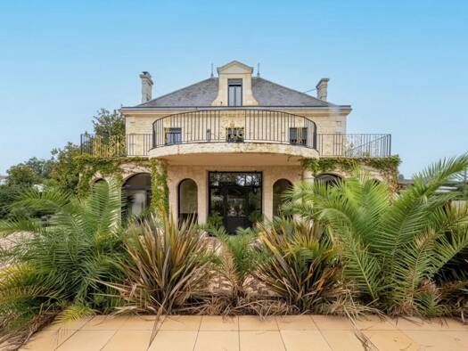 Maison de ville à vendre 2 350 000 € 7 pièces 4 chambres 1 000 m² 3 990 m² de terrain Cavignac 33620