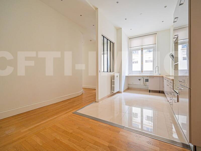 Maison à louer, 161m², PARIS 17E