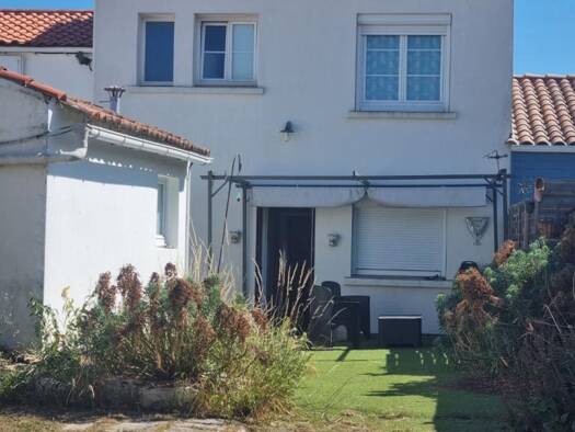 Maison à vendre 182 000 € 4 pièces 3 chambres 72,3 m² 244 m² de terrain Grues 85580