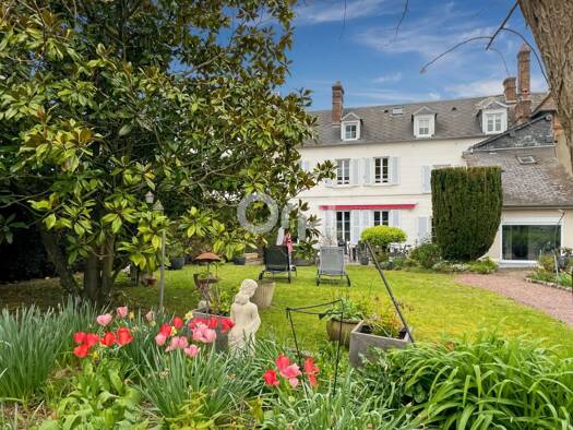 Maison de ville à vendre 580 000 € 8 pièces 7 chambres 220 m² 881 m² de terrain Centre Ville-Cathédrale Évreux 27000