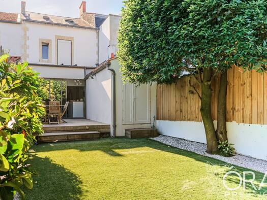 Maison à vendre 1 095 000 € 6 pièces 4 chambres 145 m² 188 m² de terrain La Rochelle 17000
