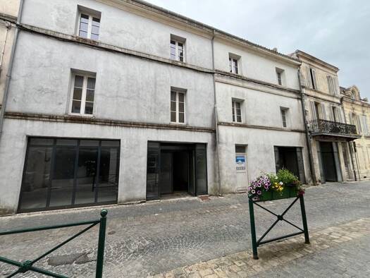Immeuble à vendre 300 000 € 922 m² Centre Ville Saint-Jean-d'Angély 17400