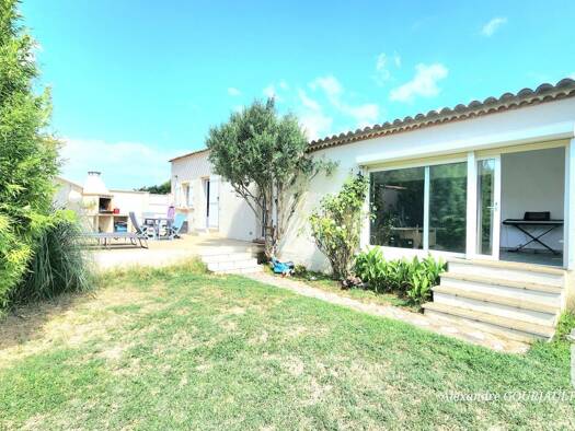 Maison de plain-pied à vendre 235 000 € 6 pièces 3 chambres 117 m² 407 m² de terrain Est Coursan 11110