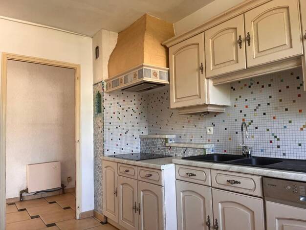 Appartement à vendre 185 000 € 5 pièces 4 chambres 96 m² La Serdagne Est Cluses 74300