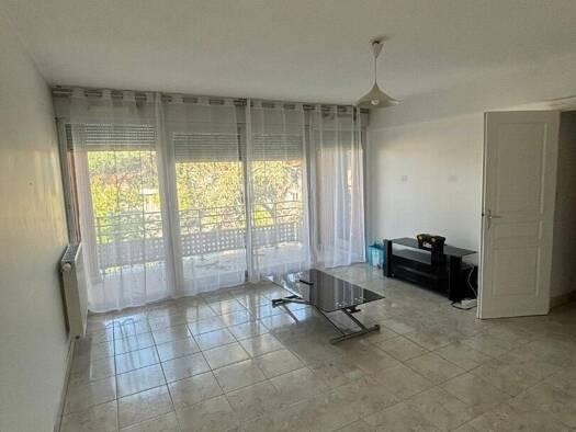 Appartement à louer 642 € 2 pièces 1 chambre 52 m² 2ème étage Nord Est Brignais 69530