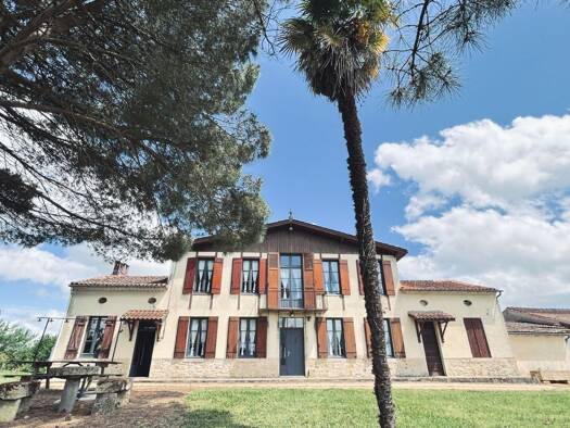 Maison à louer 1 250 € 6 pièces 4 chambres 152 m² 1 460 m² de terrain Langon 33210