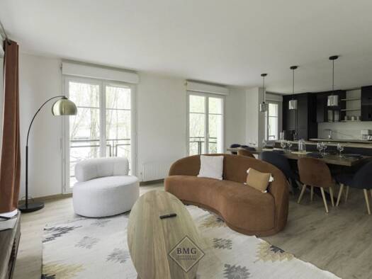 Appartement à louer 2 700 € 4 pièces 3 chambres 92 m² Serris 77700