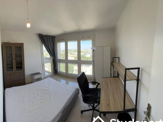 Colocation à louer 500 € 1 pièce 5 chambres 9 m² 15ème étage Touleuses-Bocages Cergy 95000