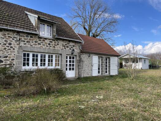 Maison à vendre 108 000 € 5 pièces 4 chambres 100 m² 697 m² de terrain Méallet 15200