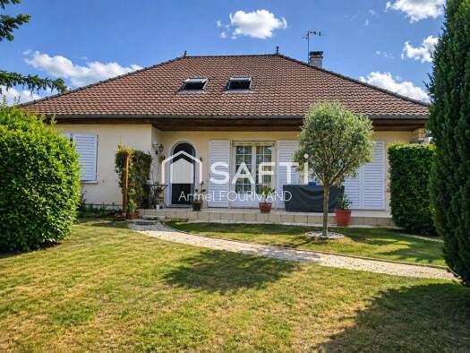 Maison à vendre 228 550 € 5 pièces 3 chambres 121 m² 893 m² de terrain Nord Est Aiffres 79230