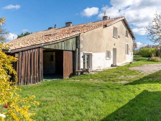 Maison à vendre 138 320 € 4 pièces 2 chambres 139 m² 4 083 m² de terrain Agnac 47800