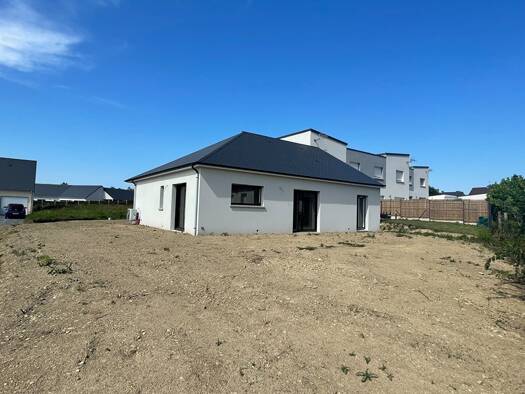 Maison de plain-pied à vendre - Première occupation 250 500 € 6 pièces 3 chambres 114 m² 513 m² de terrain Bourgvallées 50750