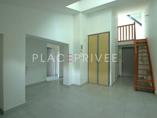 Appartement à louer 680 € 3 pièces 2 chambres 70 m² Étage 2/2 Fléville-devant-Nancy 54710