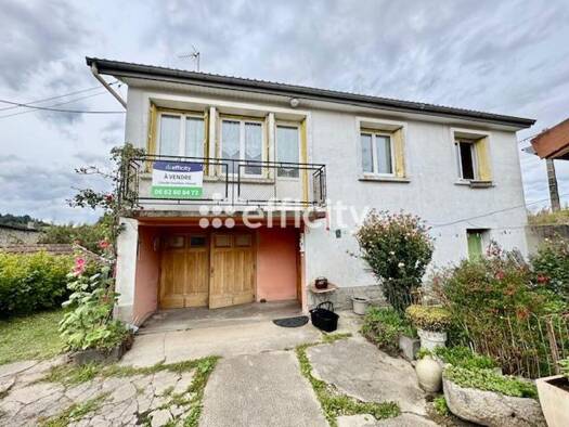 Maison de ville à vendre 87 000 € 8 pièces 4 chambres 130 m² 864 m² de terrain La Monnerie-le-Montel 63650