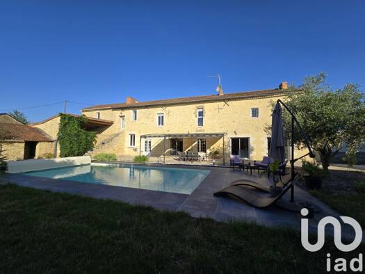 Maison à vendre 335 500 € 9 pièces 5 chambres 208 m² 2 579 m² de terrain Saint Varent 79330