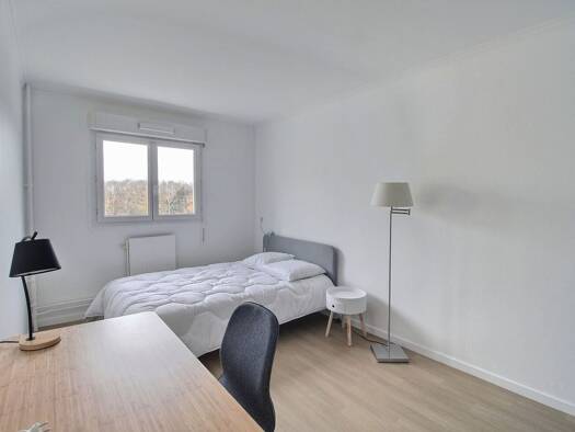 Appartement à louer 640 € 1 pièce 13 m² Étage 4/9 Le Pas du Lac Montigny-le-Bretonneux 78180