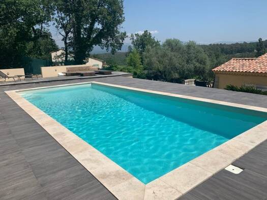 Maison à vendre 635 000 € 8 pièces 6 chambres 200 m² 1 500 m² de terrain Saint-Paul-en-Foret 83440