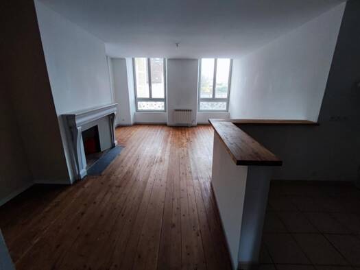 Appartement à louer 468 € 1 pièce 60 m² 2ème étage Le Chalard 87500
