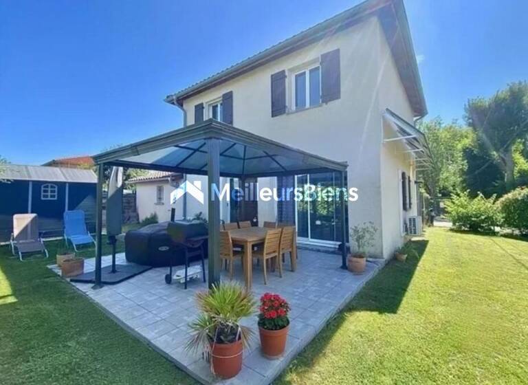 Pavillon à vendre 315 000 € 5 pièces 3<br/>chambres 106 m²<br/>superficie 405 m²<br/>terrain Châtillon-sur-Chalaronne 01400